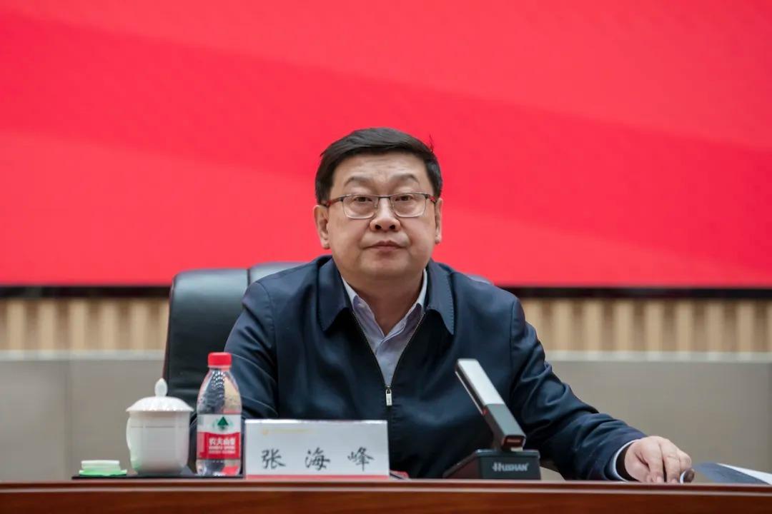 内蒙古全发国际app党委举行深入贯彻中央八项划定精神学习教育专题念书班
