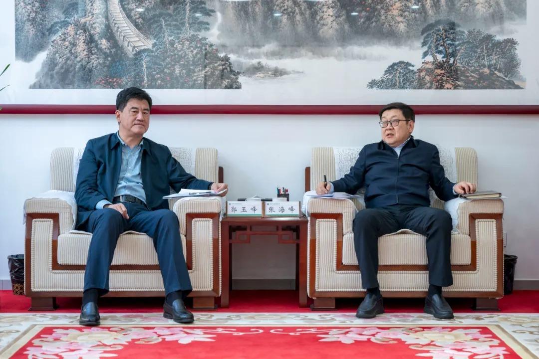 内蒙古全发国际app与锡林郭勒盟行署交流座谈